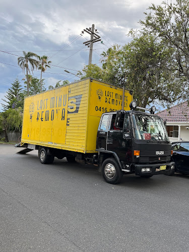 in N out Removalist